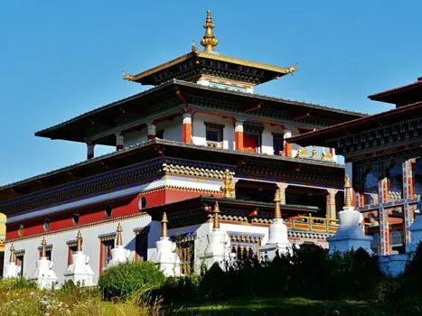 Tibetan Temple of the Thousand Buddhas - La Boulaye - ©Zairon, CC BY-SA 4.0, via Wikimedia Commons